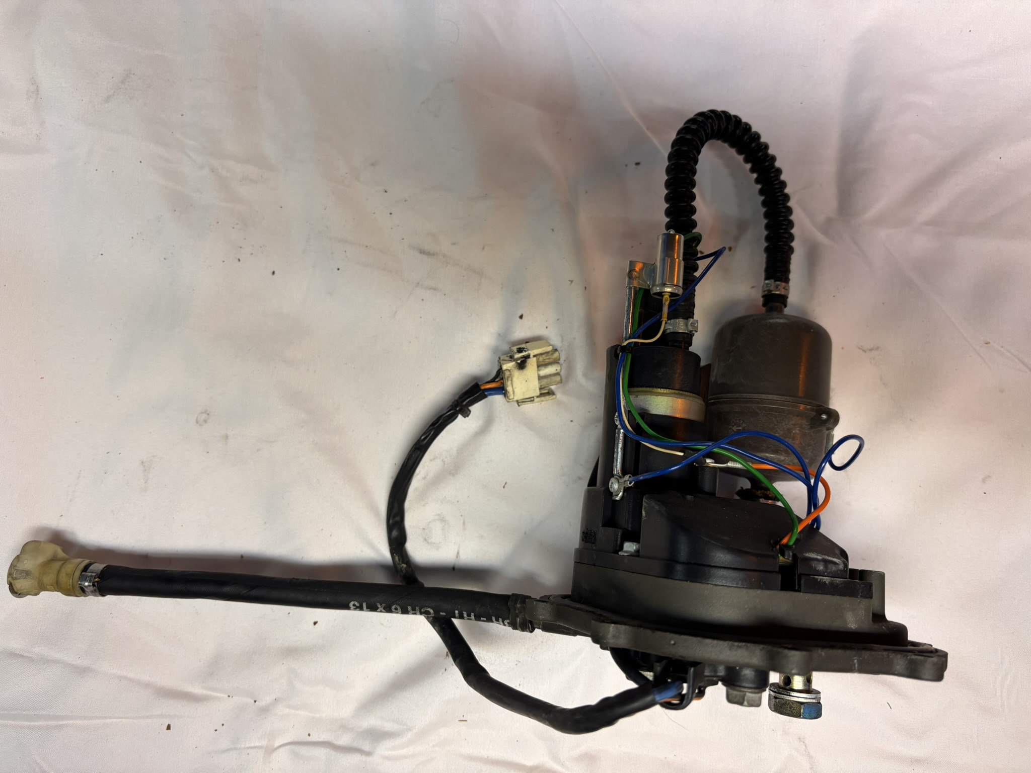 Pompe à Essence Complète – Compatible Aprilia RSV 1000 (1999–2003) Tuono (jusqu’à 2004)